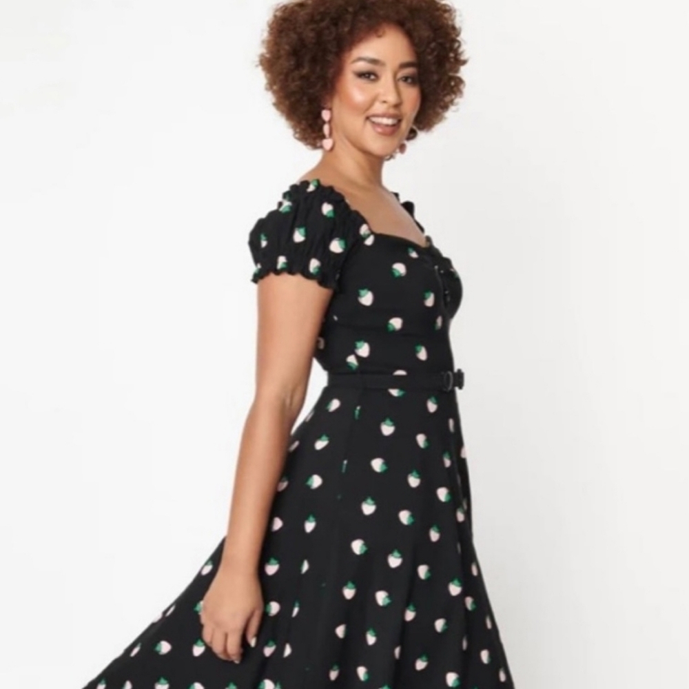 NWT Ohara black with pink strawberries swing dress by Unique Vintage